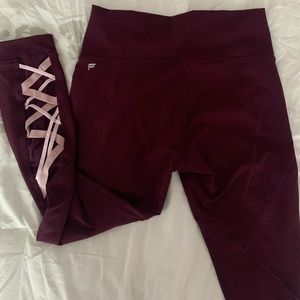 NWOT Fabletics 7/8 leggings- maroon